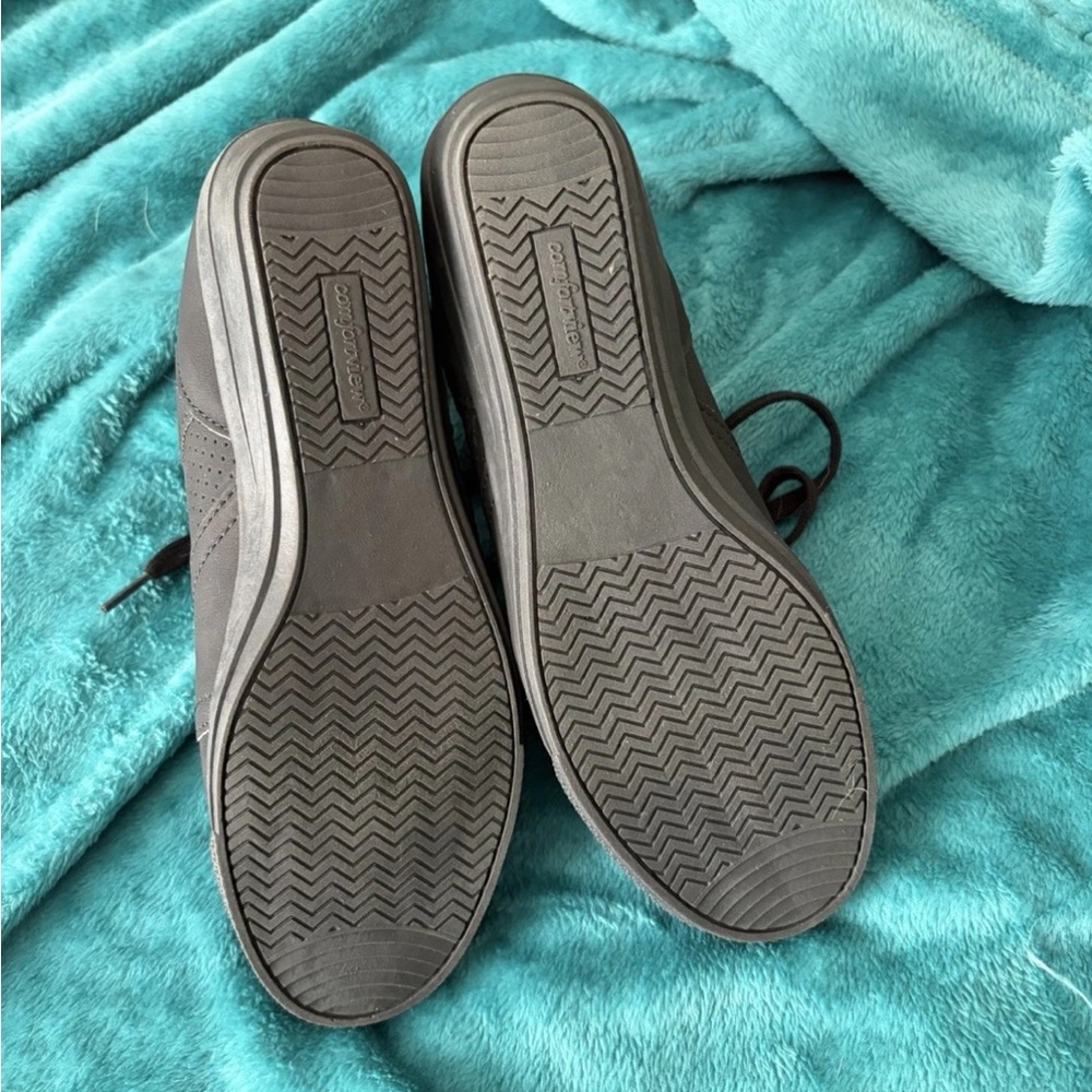 Comfortview Midnight Black High-Top Sneakers - Picture 4 of 8